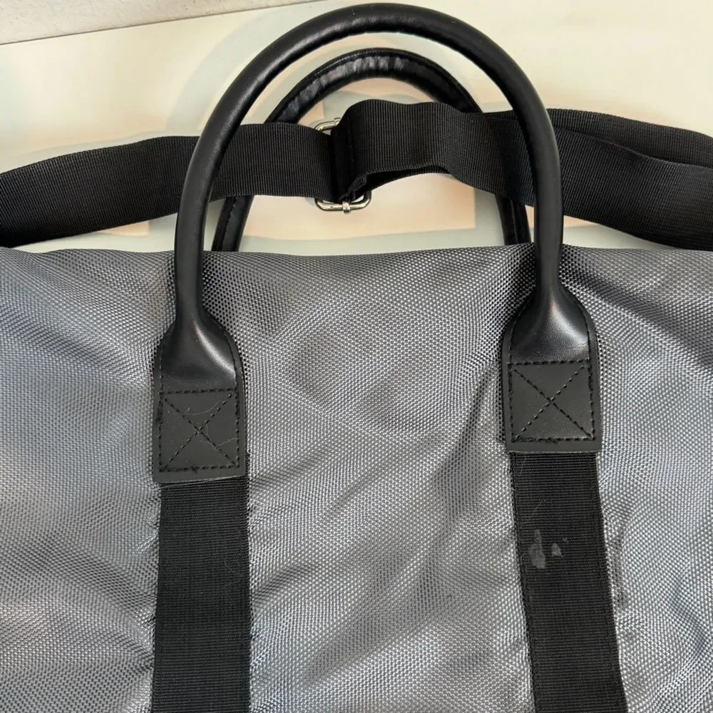 Kenneth Cole New York some wear